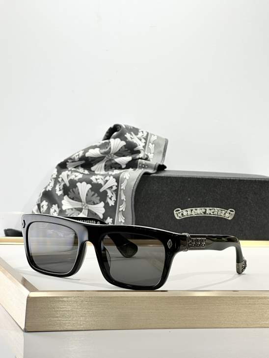 Picture of Chrome Hearts Sunglasses _SKUfw73239220fw